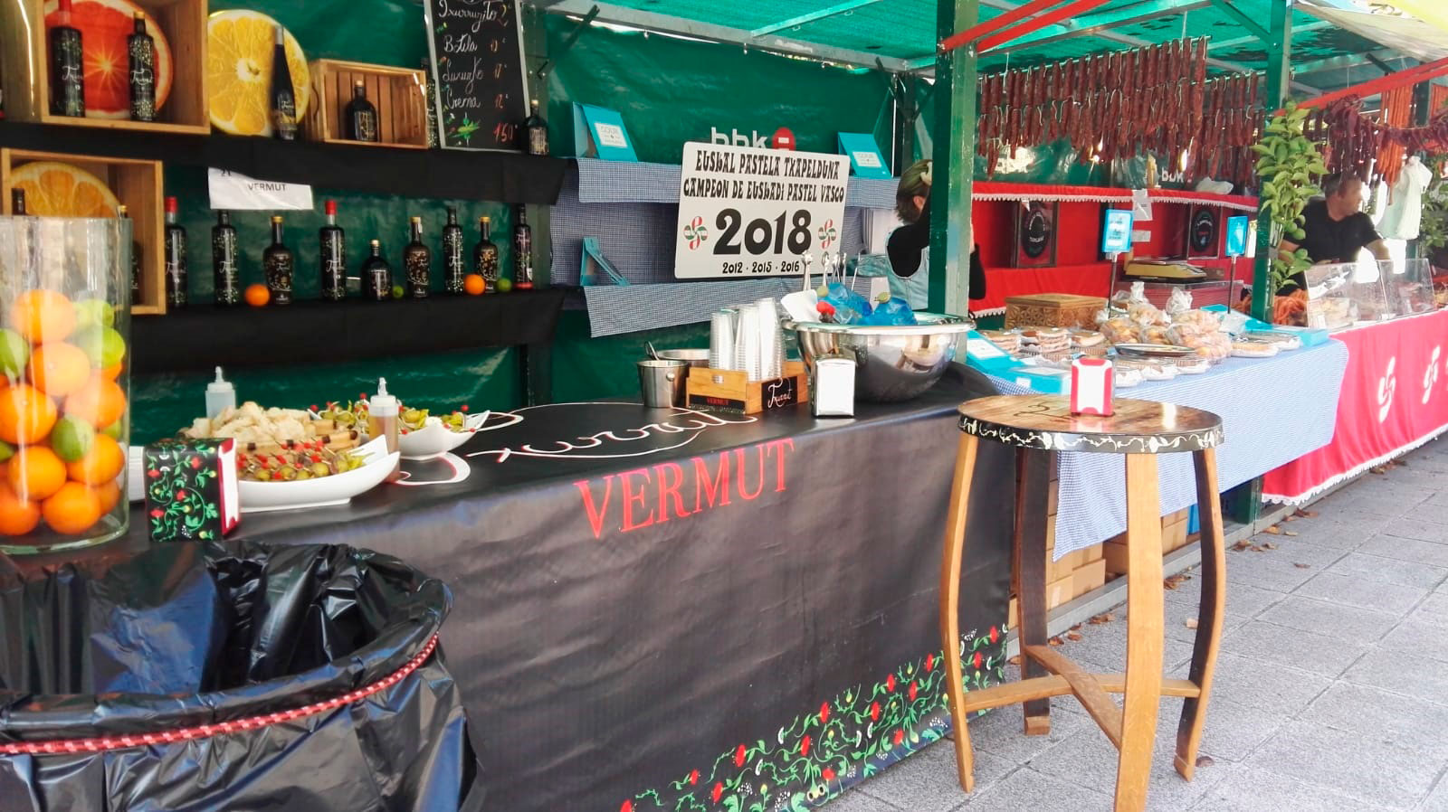 Feria Agricola 2018 en Loiu con vermut Txurru